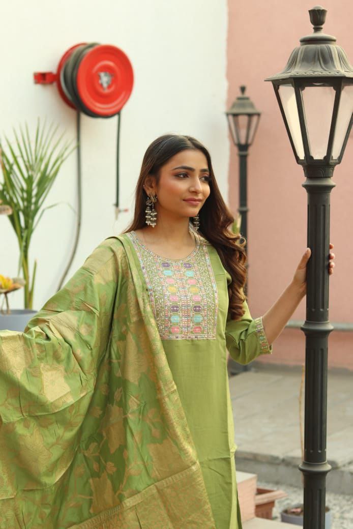 Emerald Glow Green Kurta Set