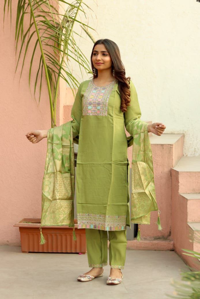 Emerald Glow Green Kurta Set